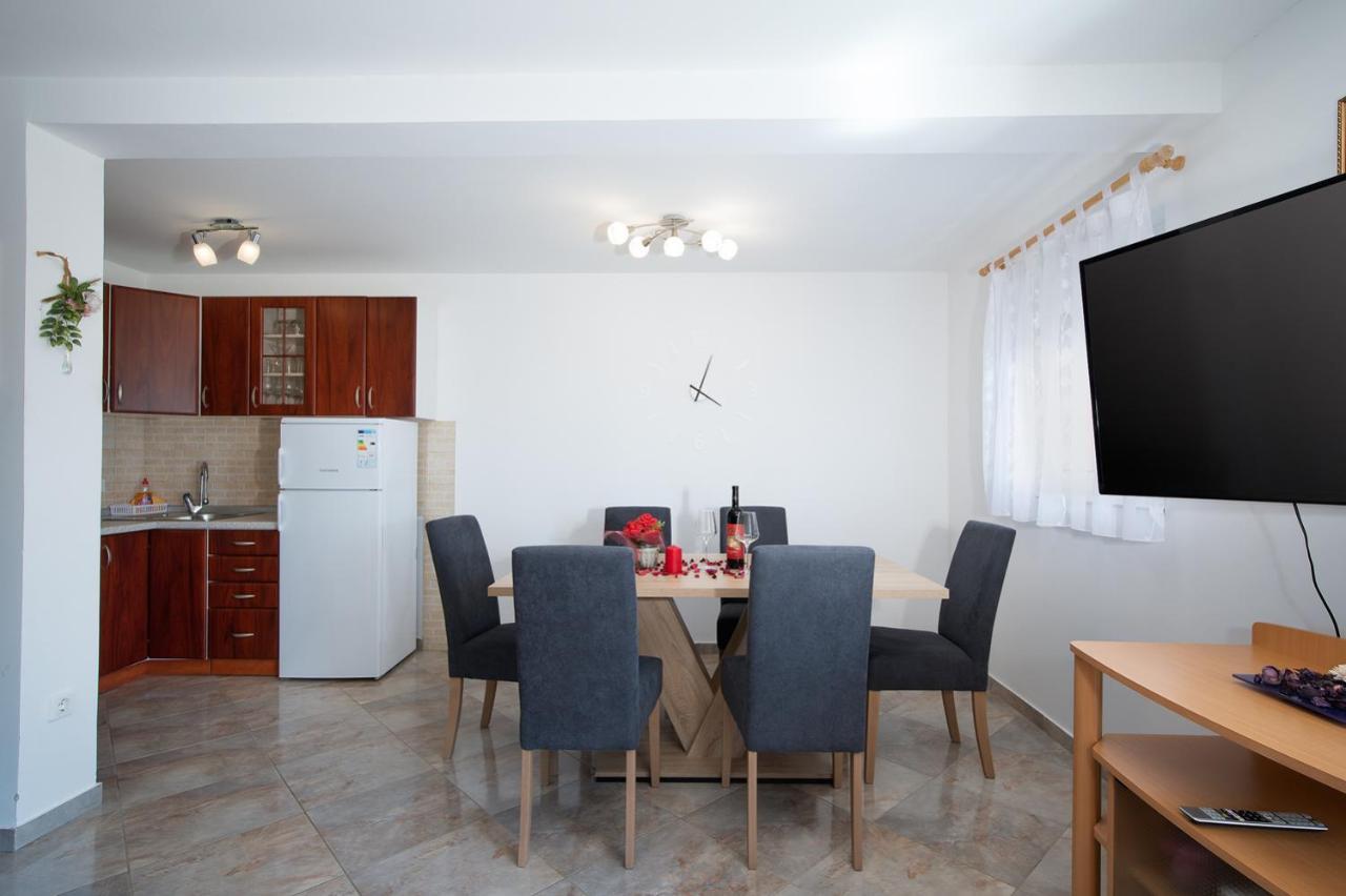 Apartmani Dujmovic メドゥリン エクステリア 写真