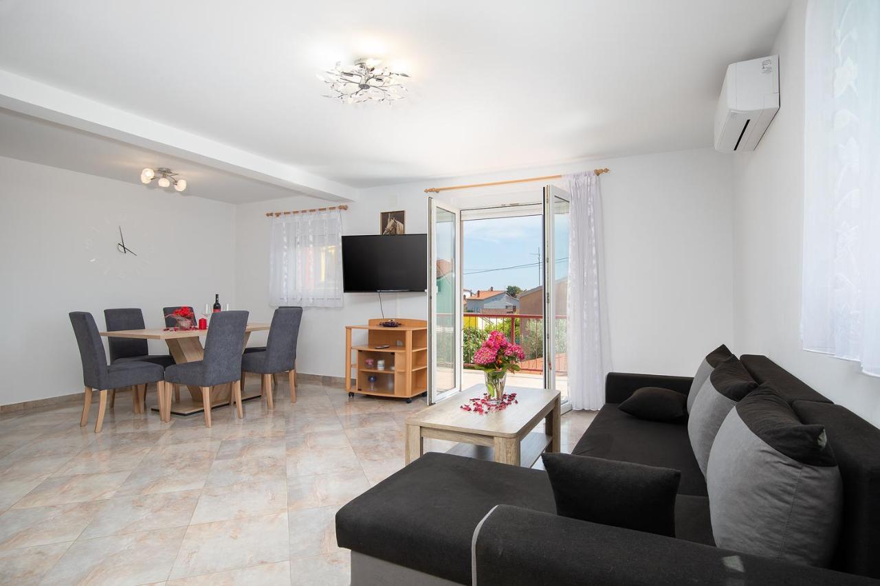 Apartmani Dujmovic メドゥリン エクステリア 写真