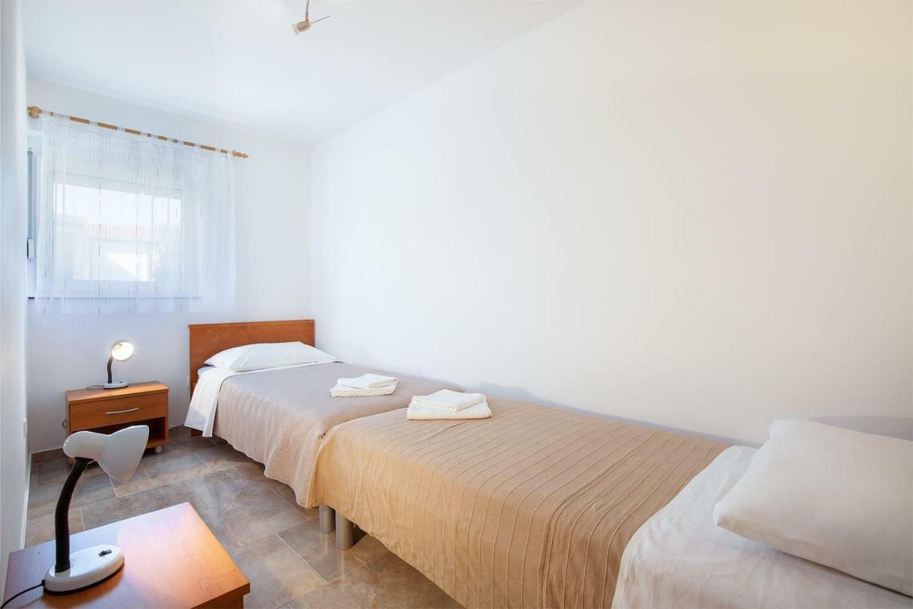 Apartmani Dujmovic メドゥリン エクステリア 写真