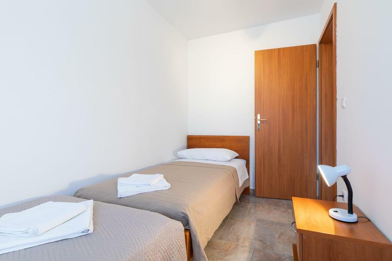 Apartmani Dujmovic メドゥリン エクステリア 写真